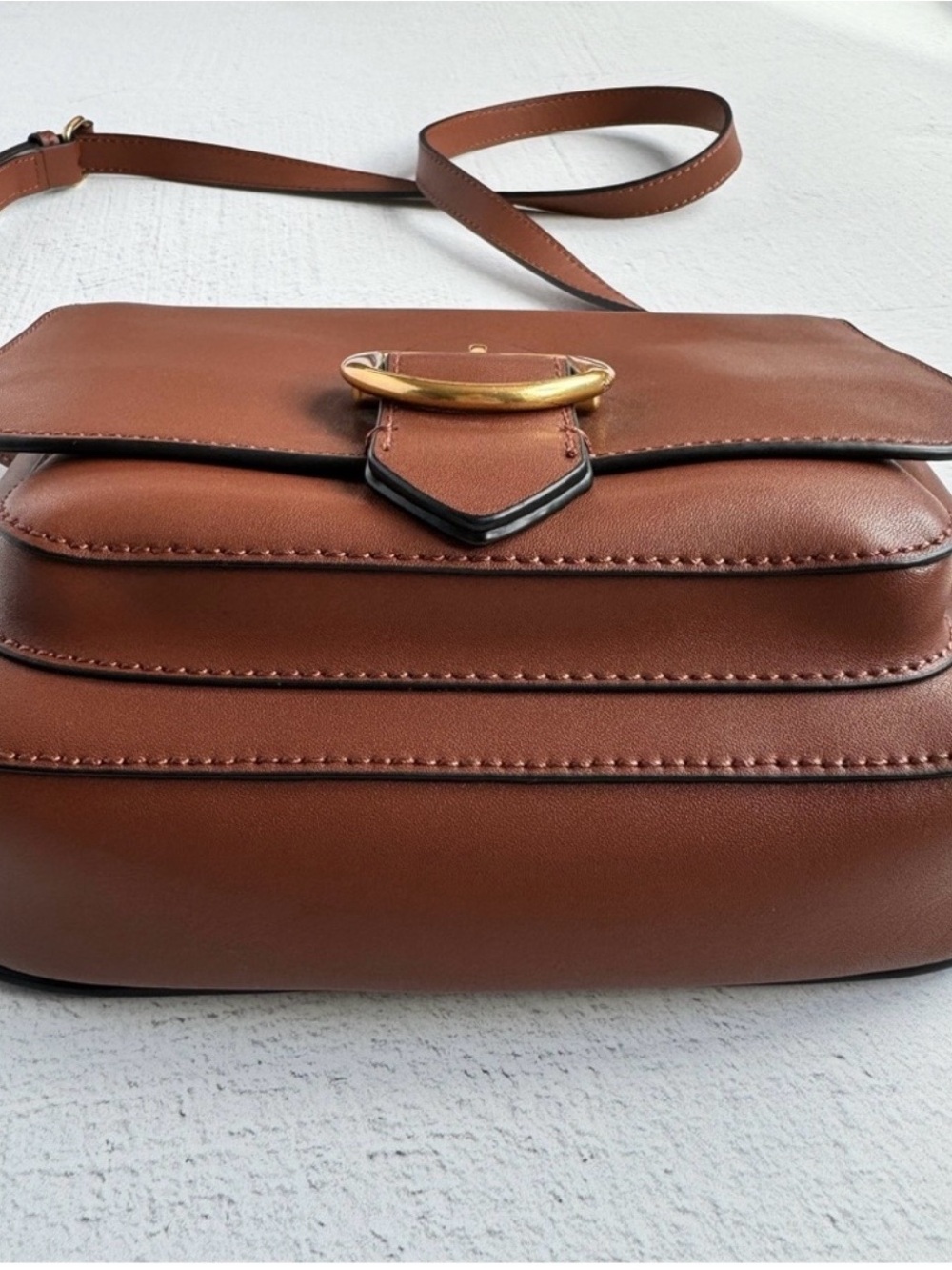 Banana Republic Leather Saddle Bag Crossbody Buckle Magnetic Closure Cognac Gold - Picture 4 of 6